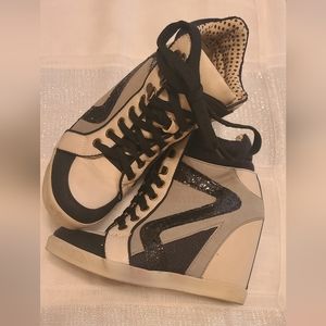 6.5 Rouge wedge heel boots